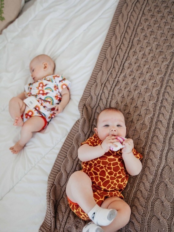 Костюм для новорожденных с футболкой и трусами жирафы Vikki Kids